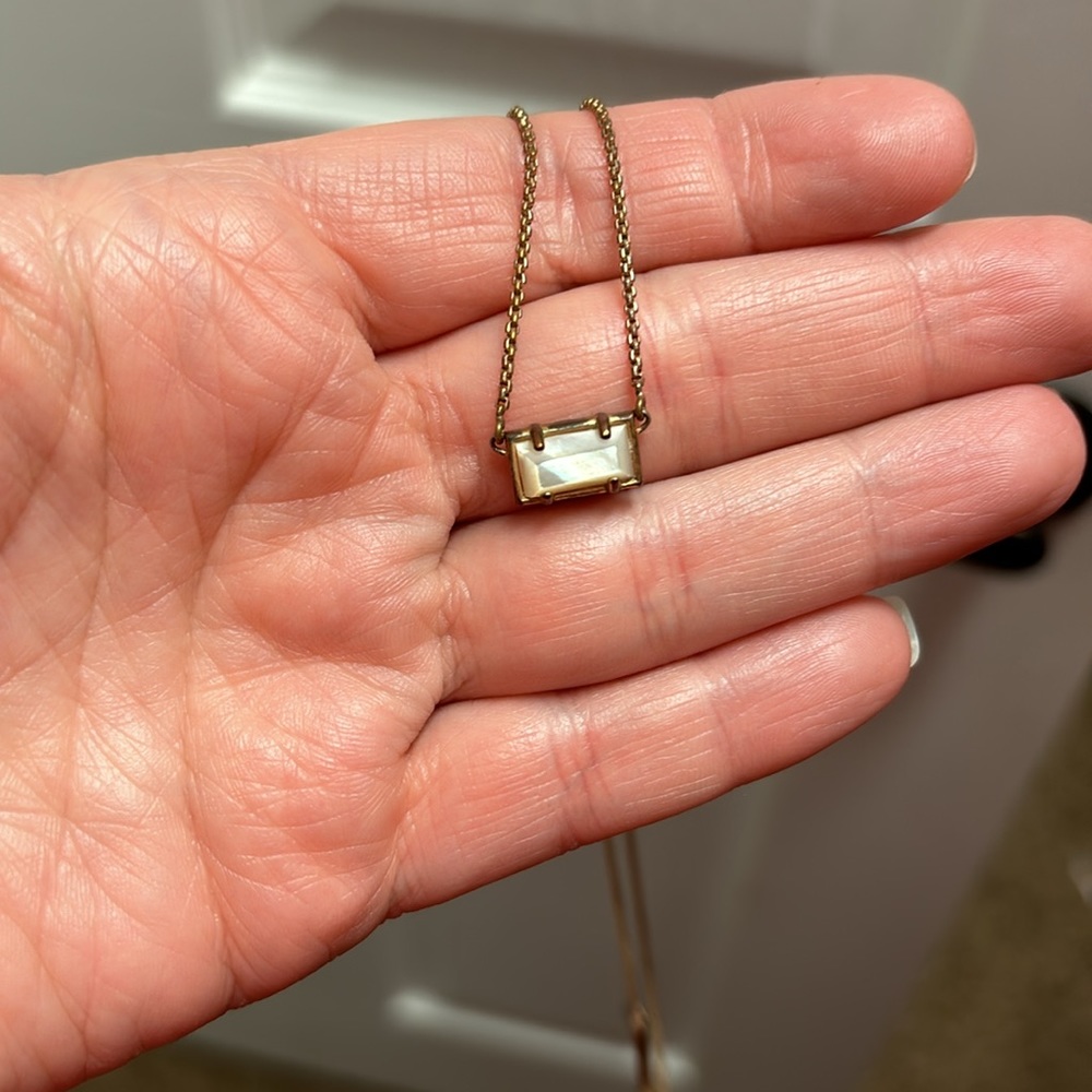 Rose gold Kendra Scott Necklace - Picture 2 of 2